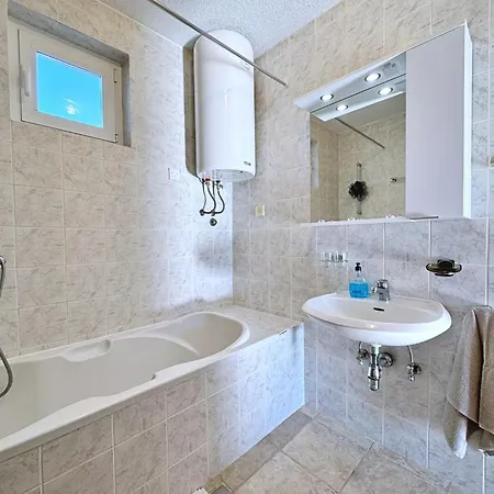 Apartment With A Parking Space Nska, Krk - 23878 Malinska