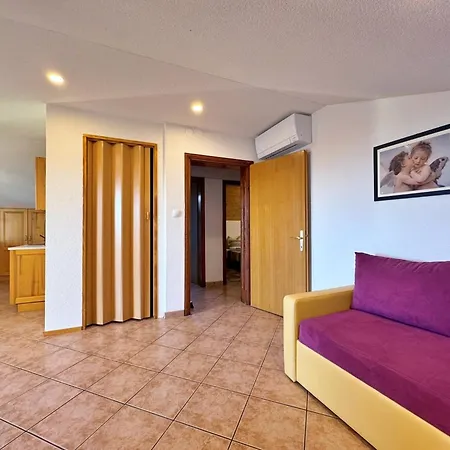 Διαμέρισμα With A Parking Space Nska, Krk - 23878 *